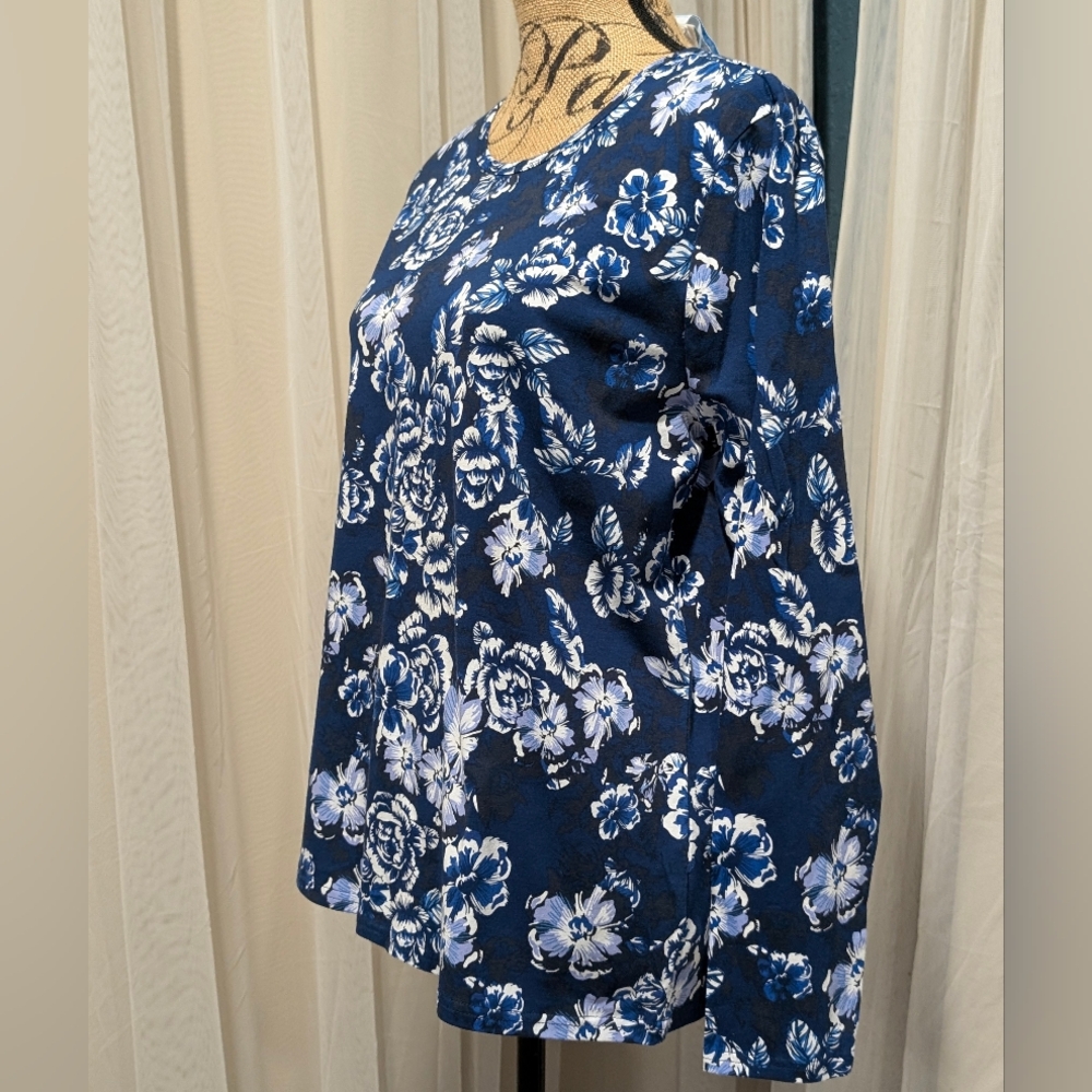 Blue floral long sleeve - Picture 4 of 6